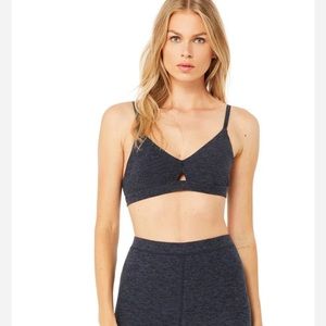 ALO YOGA LOUNGE BRALETTE BRA WORKOUT CROP RICH NAVY HEATHER KEYHOLE BLUE GREY